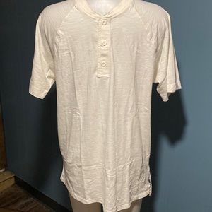 GAP 3 button tee shirt